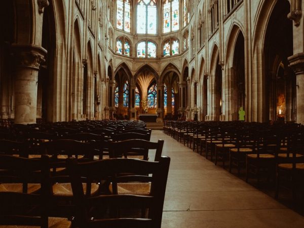 Como Escolher o Forro Acústico Ideal para Sua Igreja?